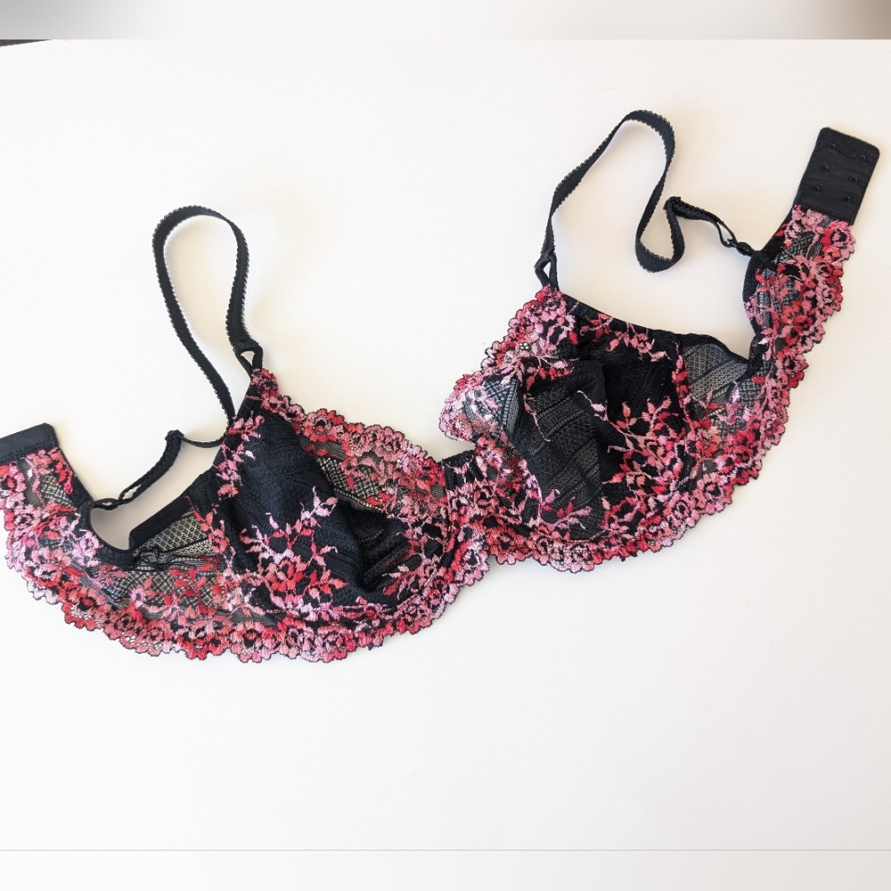 Wacoal 36 C Black and Pink Floral Lace Bra